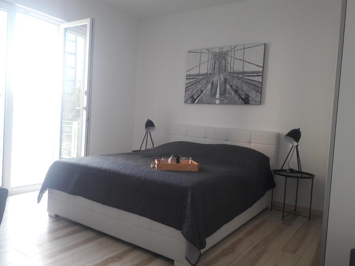 Apartment Tea Примоштен Экстерьер фото
